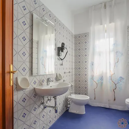Einaudi By Apulia Pensionat 3*