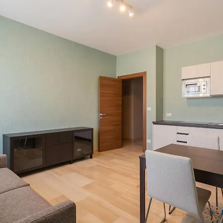 Einaudi By Apulia Konukevi Bari