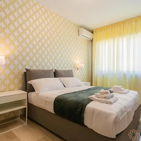 Einaudi By Apulia Konukevi